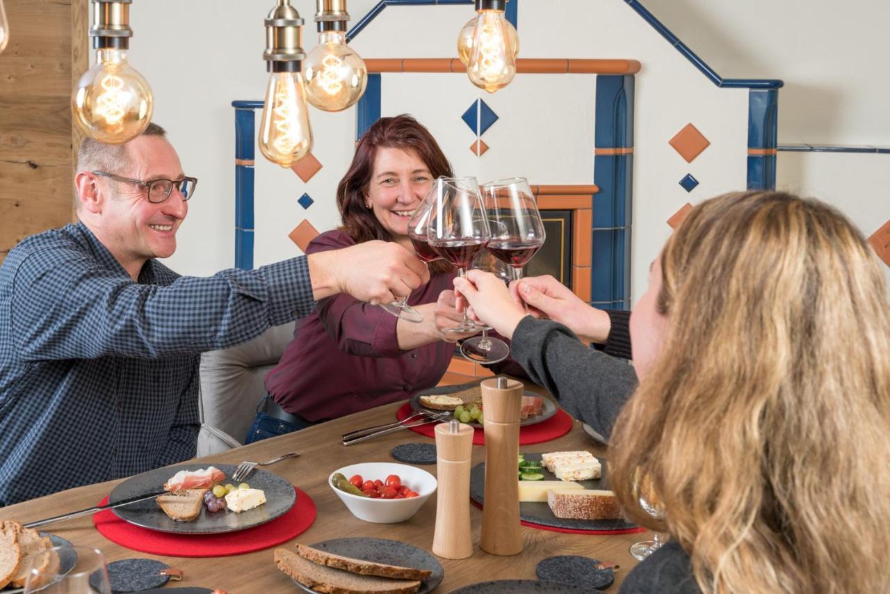 Chalet-Ferienwohnung Giebeltraum, 115 Qm, Wellness/Fitness/Sauna - Bergroedelhof Feilitzsch Bagian luar foto