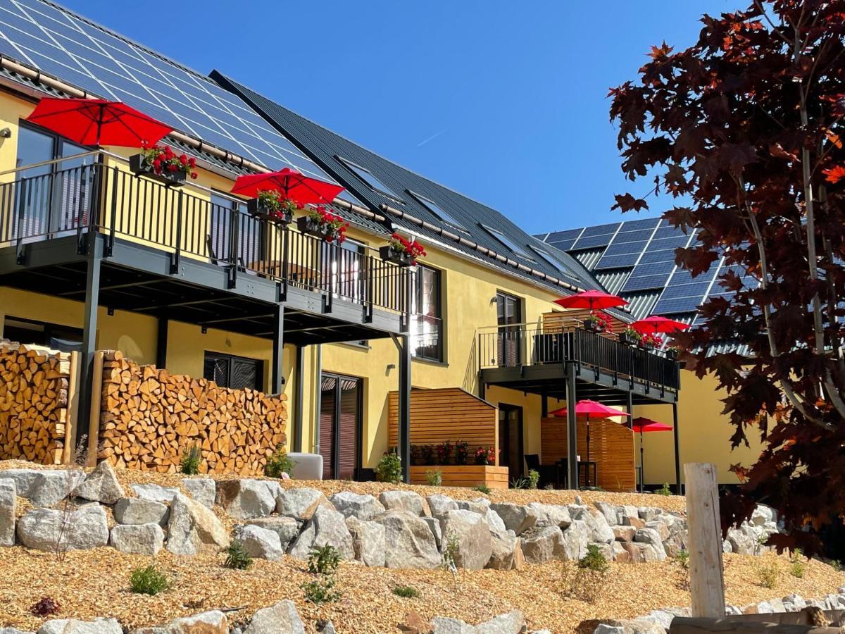 Chalet-Ferienwohnung Giebeltraum, 115 Qm, Wellness/Fitness/Sauna - Bergroedelhof Feilitzsch Bagian luar foto