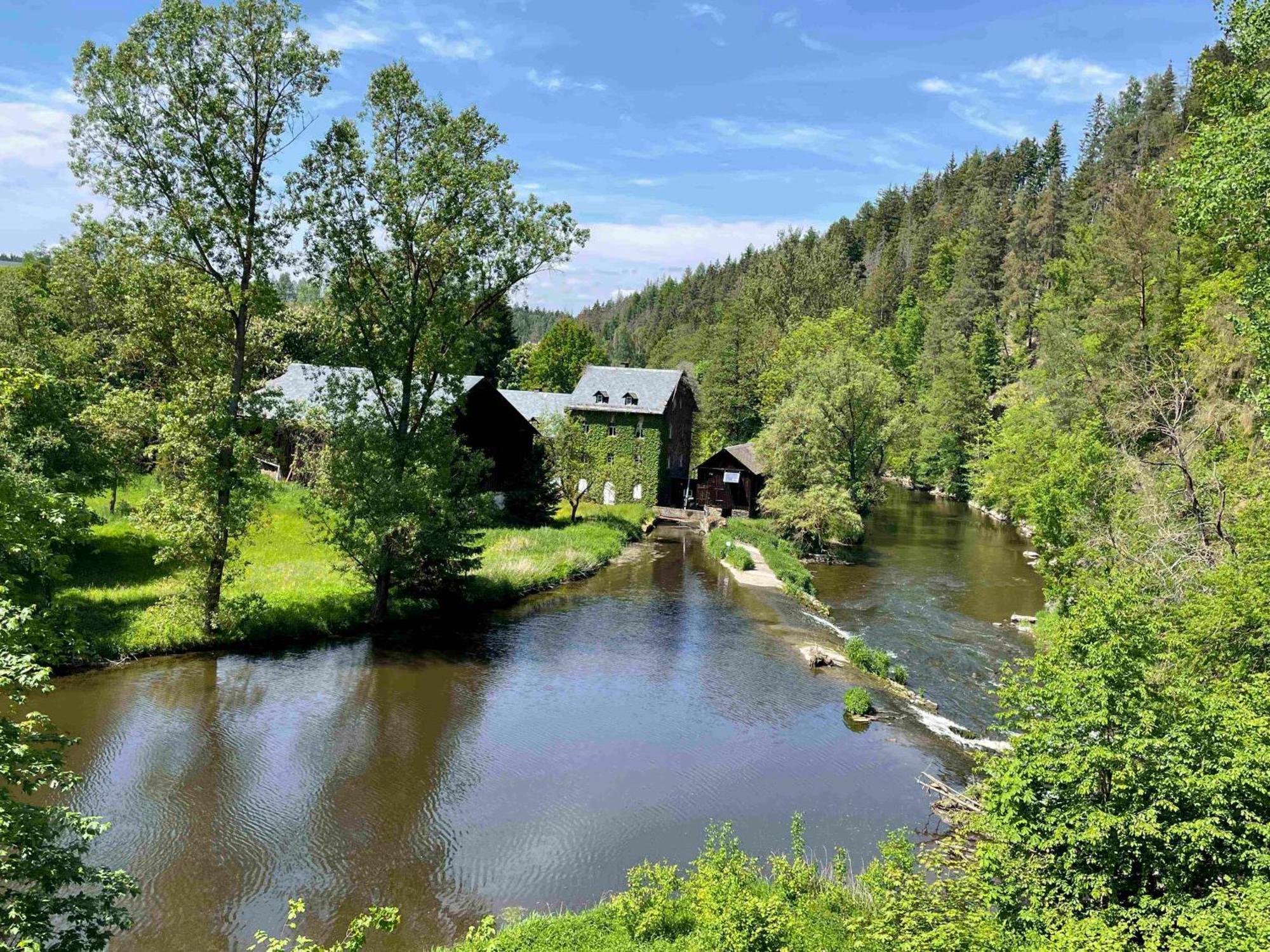 Chalet-Ferienwohnung Giebeltraum, 115 Qm, Wellness/Fitness/Sauna - Bergroedelhof Feilitzsch Bagian luar foto